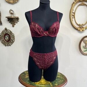 Victoria's Secret Vintage Gold Embroidered Bra and Panty Set 36B/L Red Gold Lace